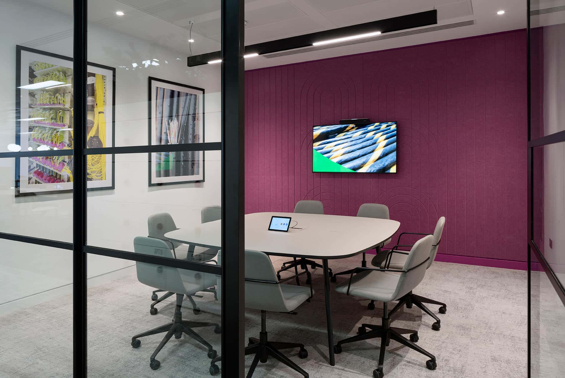 
            euNetworks MCM Interior Design Workplace          